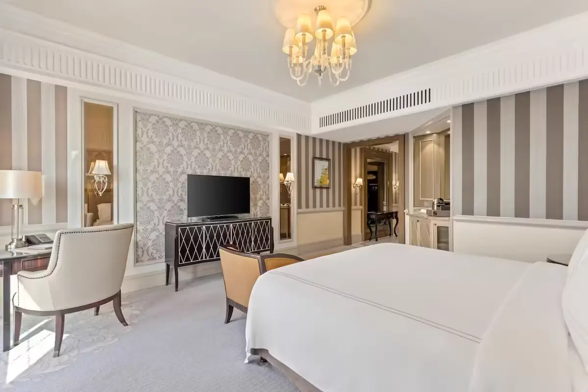 King Accessible Deluxe Room
